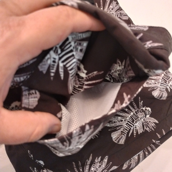 Men's Express brown swim trunks with piranhas on them size Medium - Picture 6 of 7